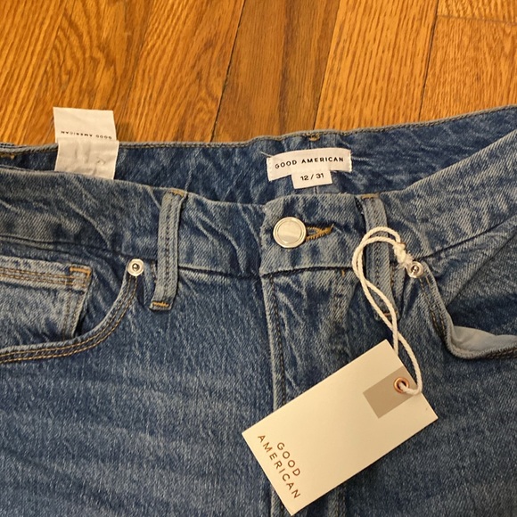Good American NWT jeans. Size 12 or 31 waist; length 28 - Picture 2 of 3